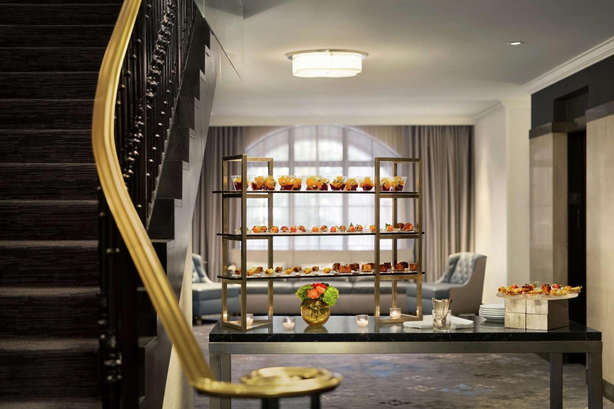 Hilton New Orleans / St. Charles Avenue Hotel Екстериор снимка