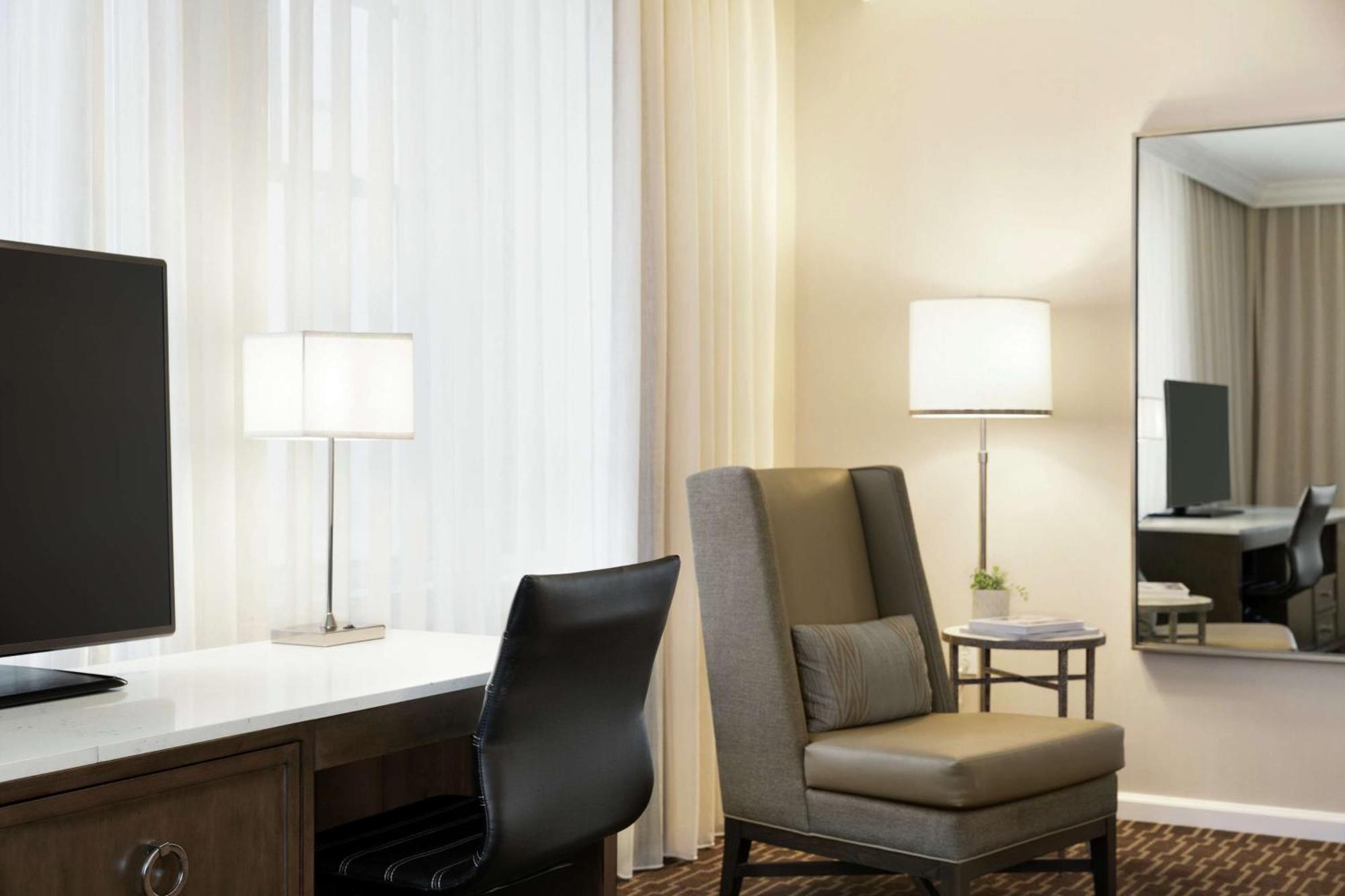 Hilton New Orleans / St. Charles Avenue Hotel Екстериор снимка