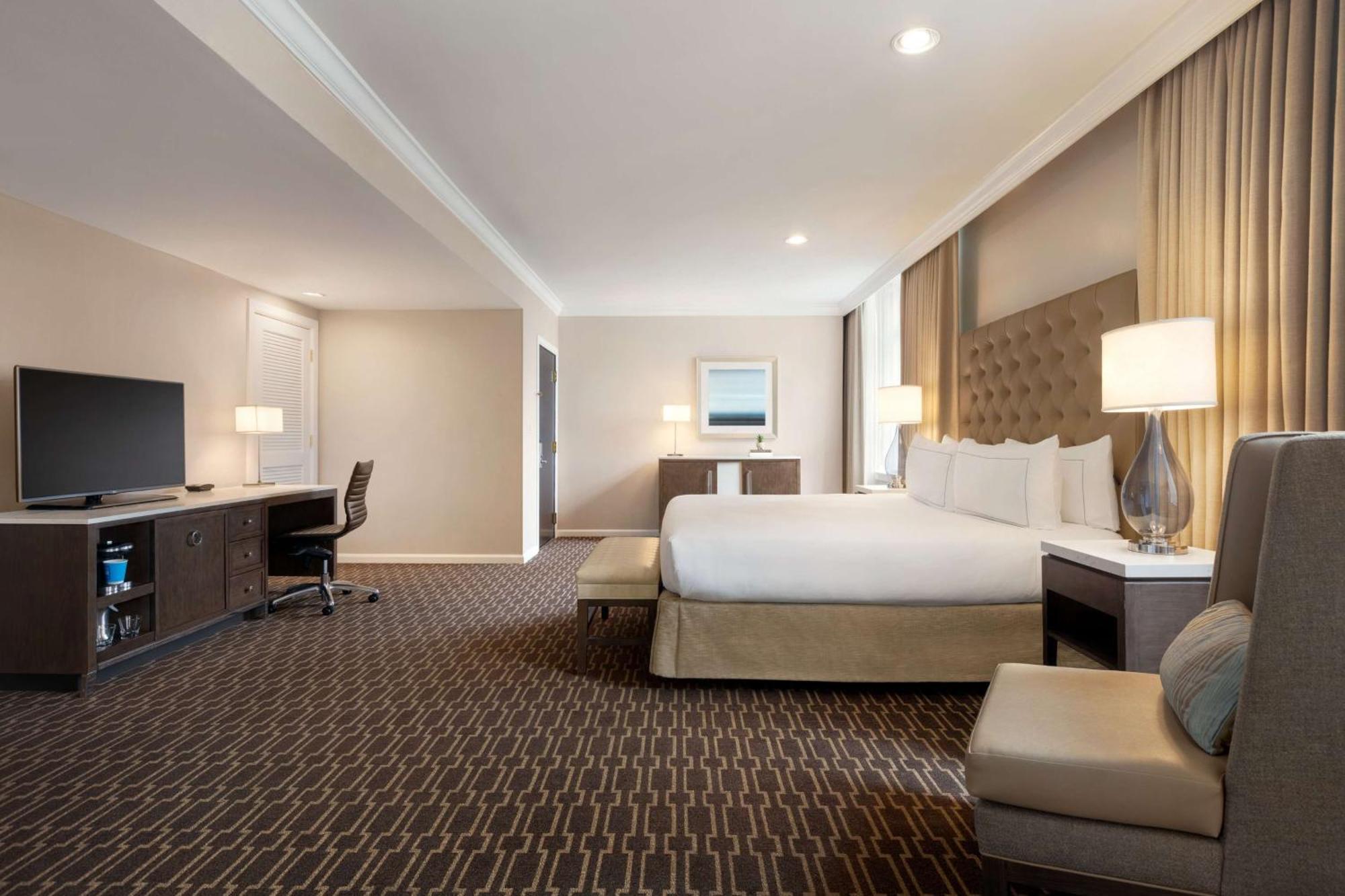 Hilton New Orleans / St. Charles Avenue Hotel Екстериор снимка
